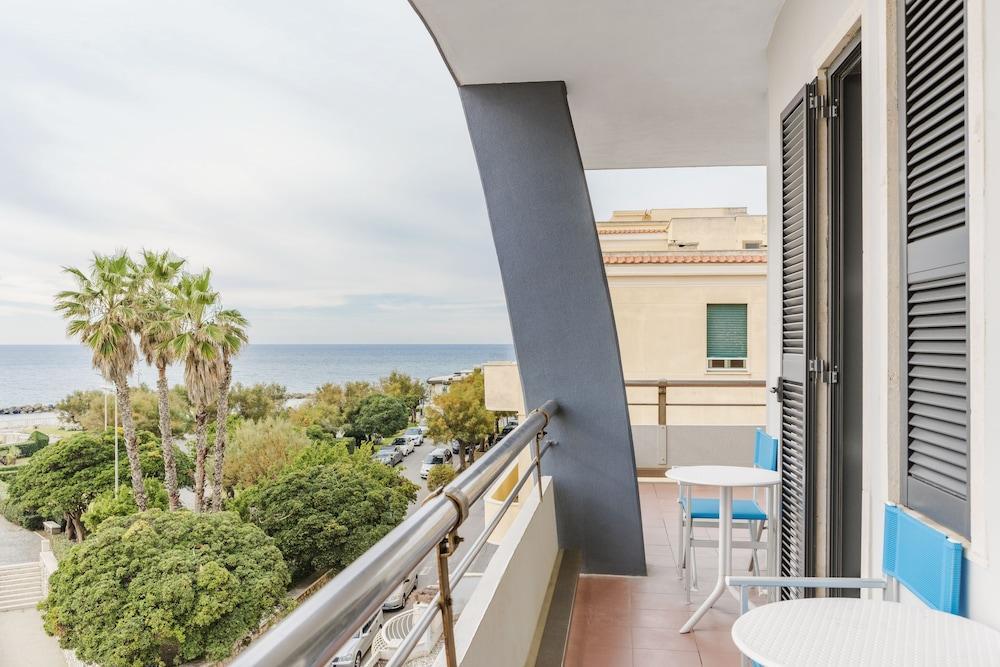 Hotel Riviera Anzio Kültér fotó
