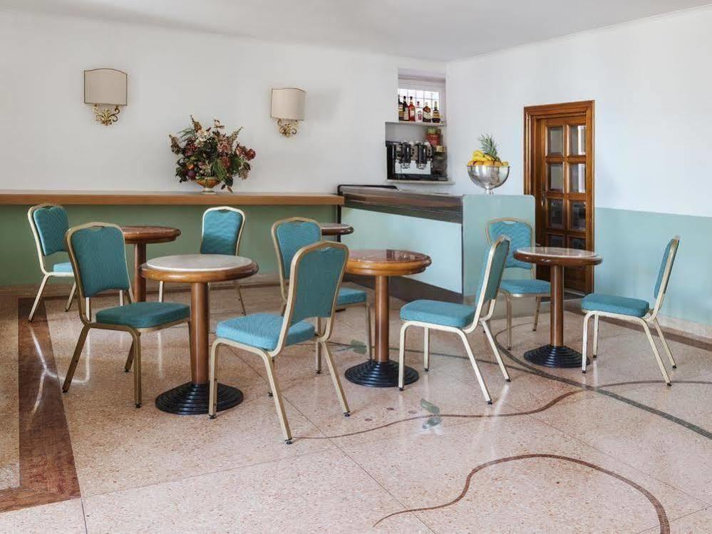Hotel Riviera Anzio Kültér fotó